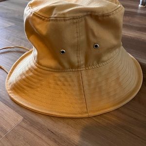 Ami bucket hat